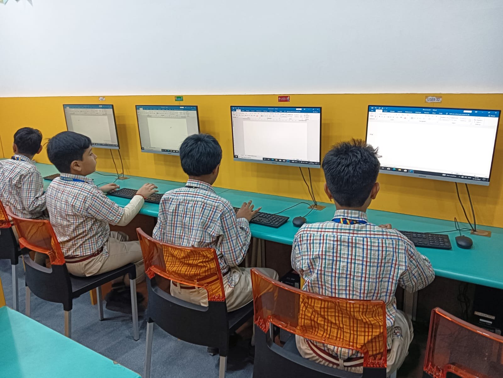 JUNIOR COMPUTER LAB – AVB PUBLIC SCHOOL